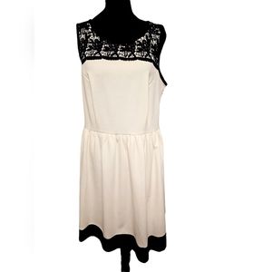 Elle Off White Knit Dress with Black Lace and Accents Size 12